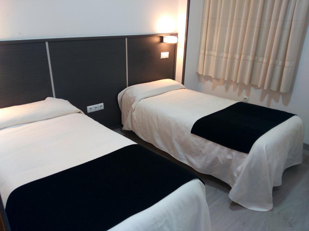 Hostal Dona Isabel Majadahonda Exterior foto
